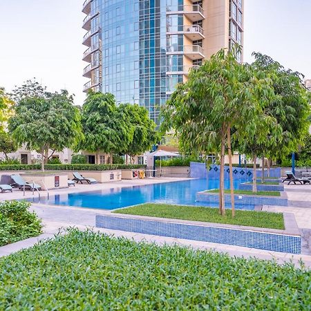 Stylish Apartment With Partial Burj Khalifa View Dubái Exterior foto
